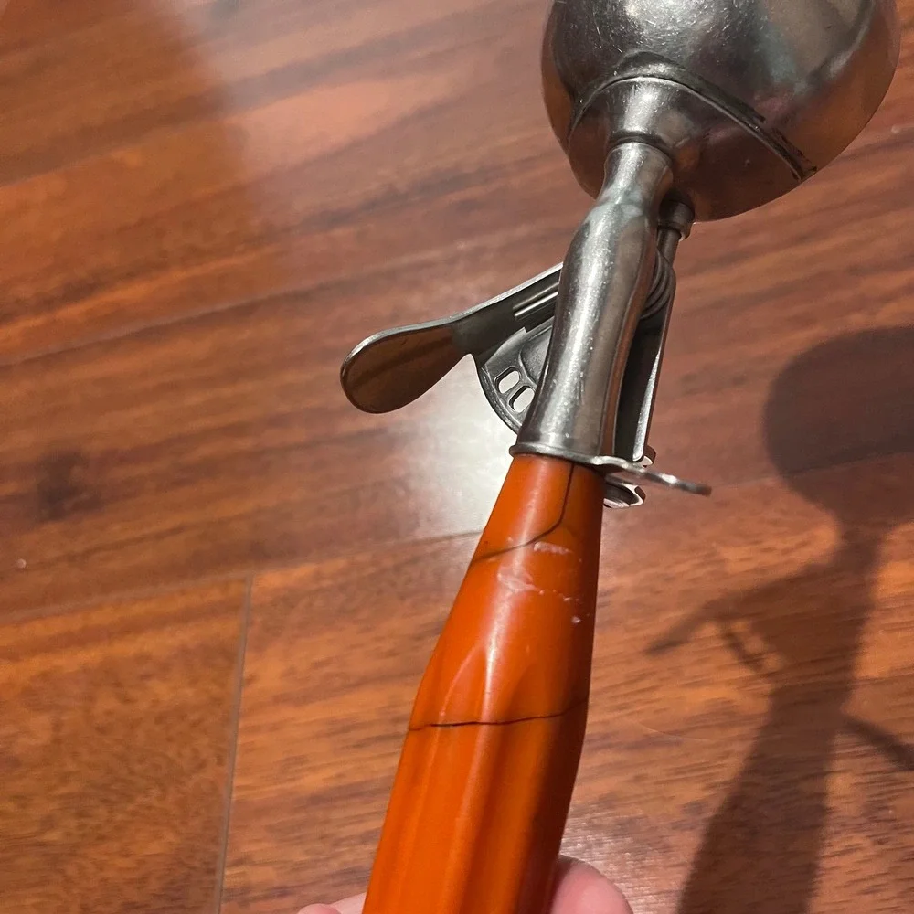 Vintage Shore Craft Stainless Steel Ice Cream Scoop Orange Fluted Handle Retro